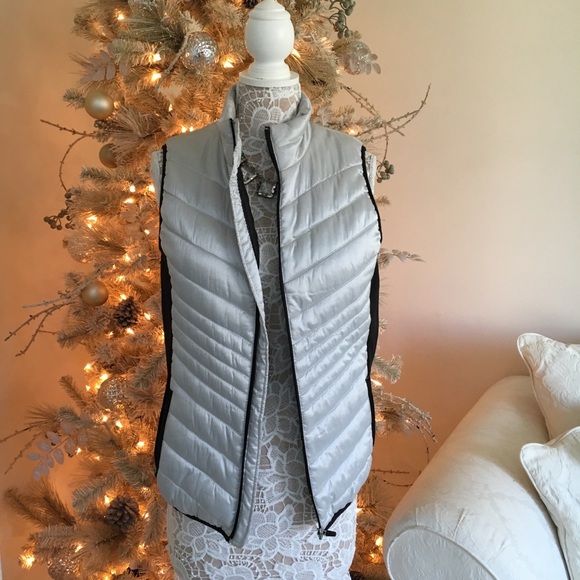NWOT Xersion silver vest - Picture 4 of 8